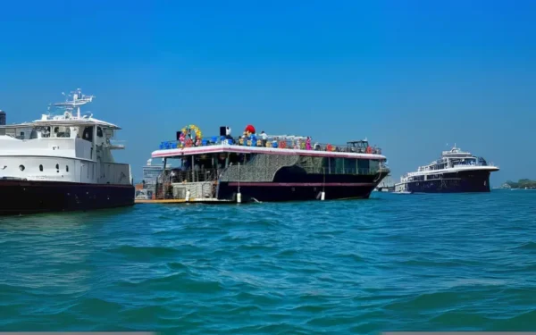 Vip Dubai Marina Black Yacht Cruise In Dubai - Premium Economy - Image 7