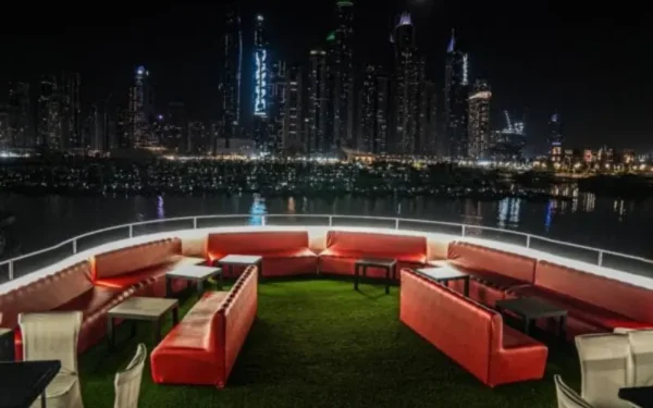 Golden Glass Yacht Cruise Marina Deal in Dubai - Dubai Marina Glass Cruise - Image 4