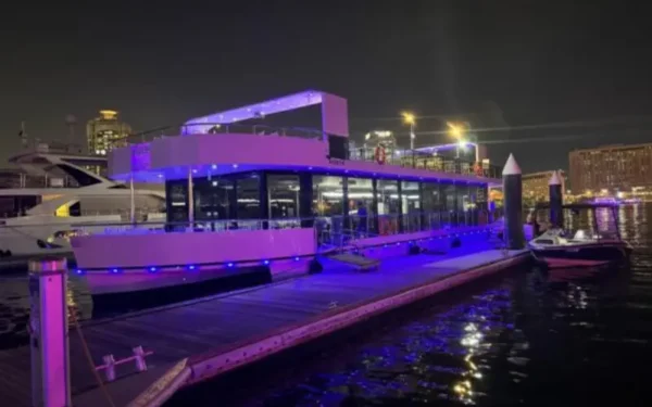 Premium Luxury Marina Cruise Deal in Dubai - 5 Star Heaven Cruise Floating Restaurant - Image 2
