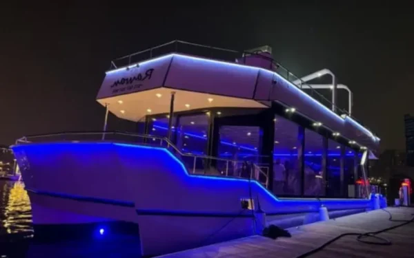 Celebrate New Year’s Eve with a cake-cutting ceremony on a luxury white yacht cruise in Dubai.